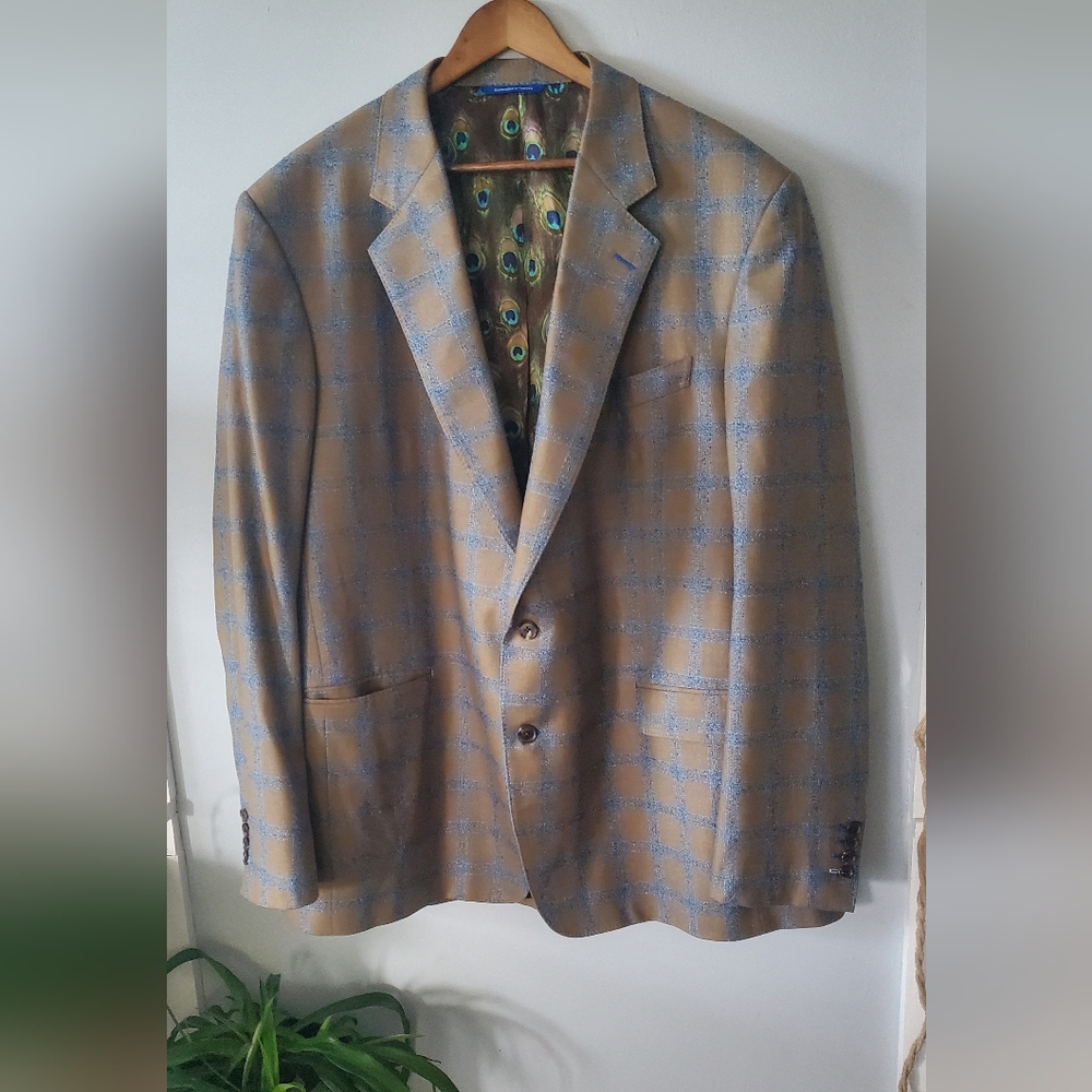 Custom suitcoat